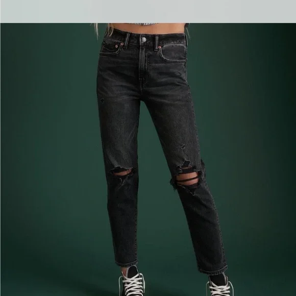 American Eagle ae77 faded black mom straight leg jeans size 6 short - Picture 1 of 4